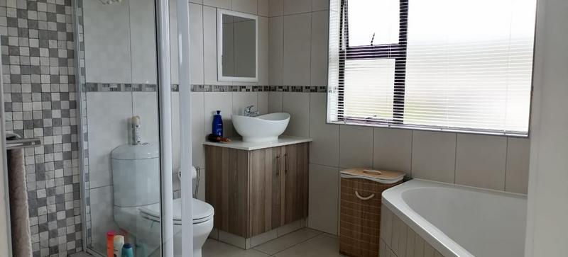 3 Bedroom Property for Sale in Hartenbos Landgoed Western Cape